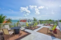 Book Any Day of the Week! Elevator~Tiki Bar~Boat Slip! Moon Deck/Pool~Gulf Front