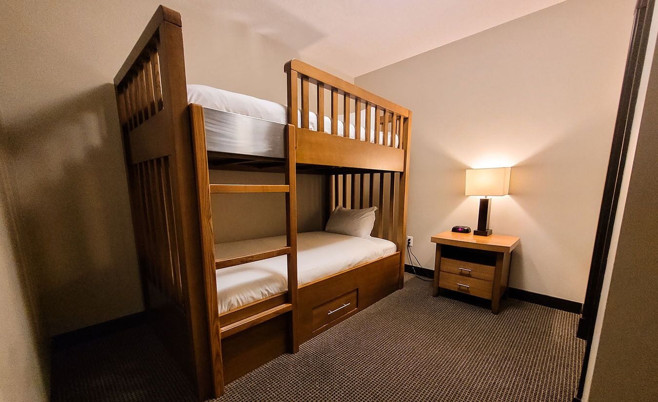 Cp两卧室+带书房， 两层