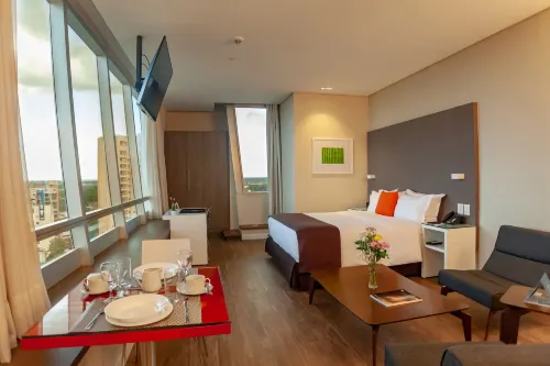 Paseo la Galería Hotel & Suites