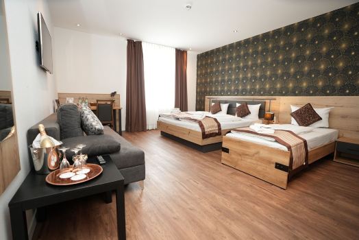 Hotel Attaché Frankfurt UG
