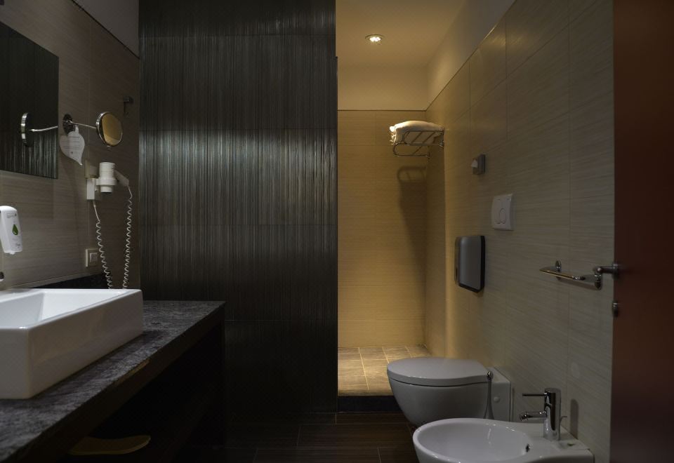 标准客房， 2 张单人床， 无烟房