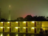 Fairway Inn by the Falls Ξενοδοχεία στην πόλη 