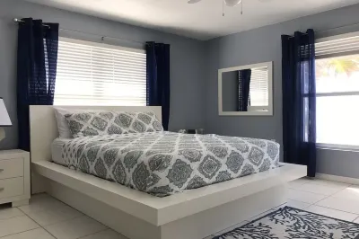 Luxury Beachfront House on Cayman Brac's Nicest Beach! Vacation your way! Отели в г. 