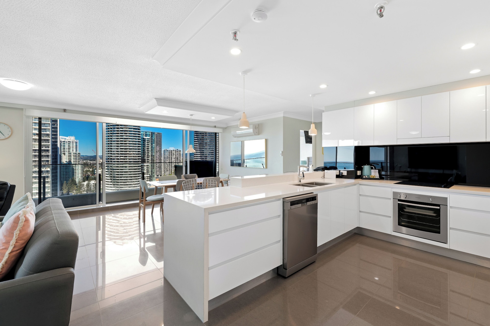 高级两卧室海景公寓