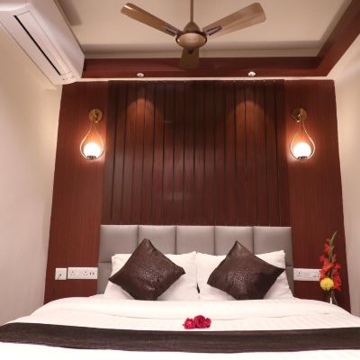 Club Room The Lake Hotel Promo Code