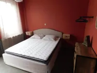 Studio near station and shops, for single person or couple Hotels in 