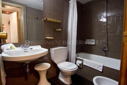 带停车位的两卧室公寓