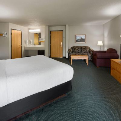Deluxe King Suite-Non-Smoking AmeriVu Inn & Suites Promo Code