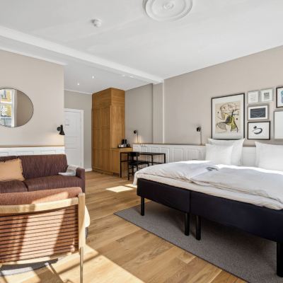 Junior Suite (1 King Size Bed 180x200cm) Hotel Kong Arthur Promo Code