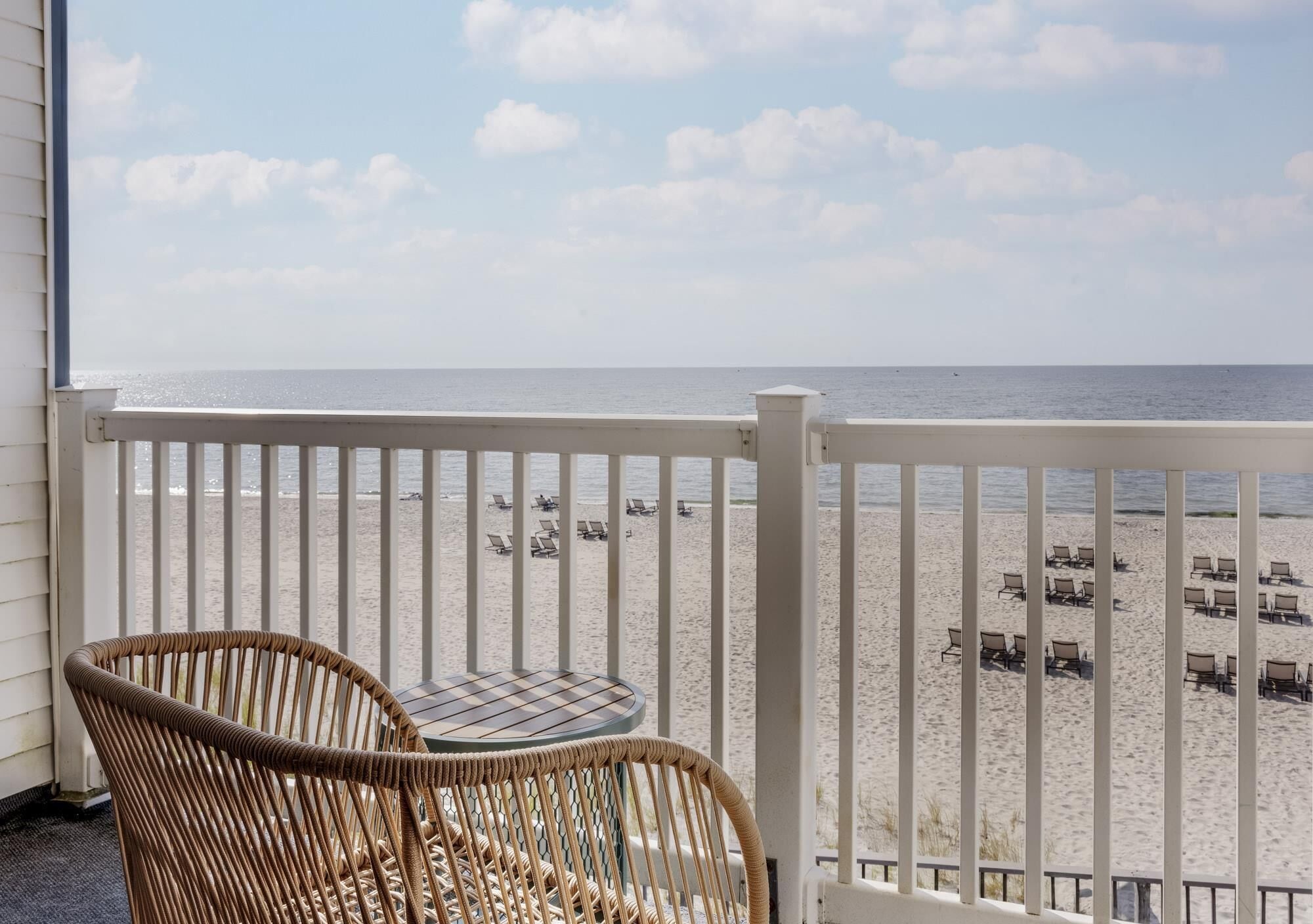 客房， 多张床， 厨房， 海洋景观