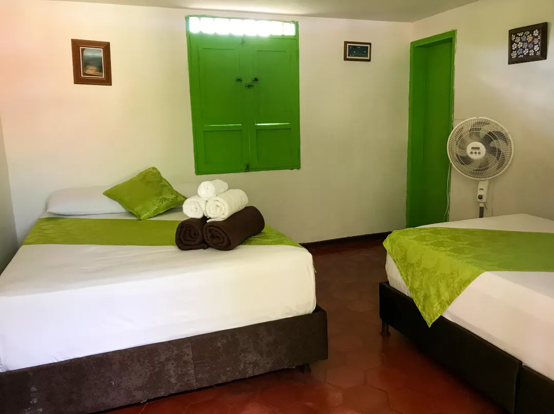 Habitación Con 2 Camas Dobles - Pereira
