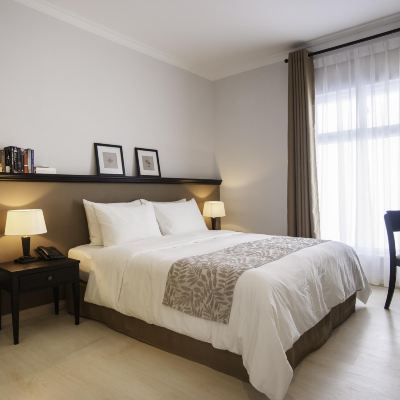 Alcove Queen The Alcove Library Hotel Promo Code