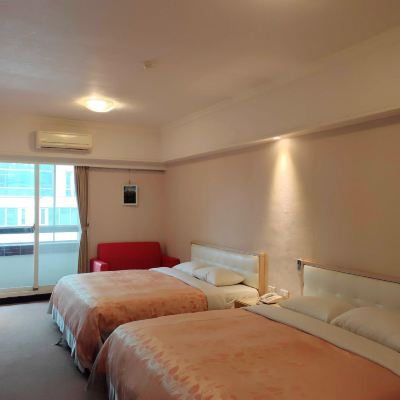 精緻四人房 臺中新福商務飯店優惠