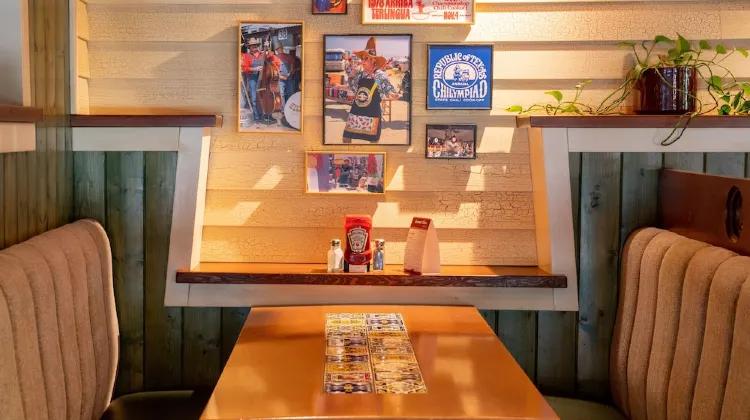 フォックス ホテル アンド スイーツ 食事・レストラン