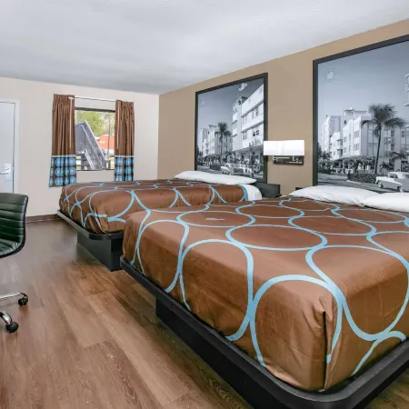 Super 8 by Wyndham Moss Point