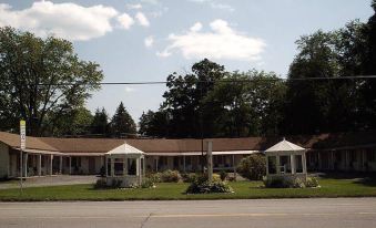 Travelers Inn - Housity