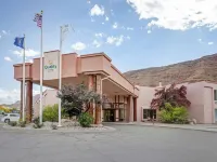 Quality Suites Moab Near Arches National Park Hotels in Moab