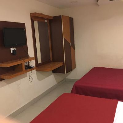 4-Bed Room