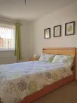 Bright 2-bedroom apartment with parking in Montrose Hotéis em 