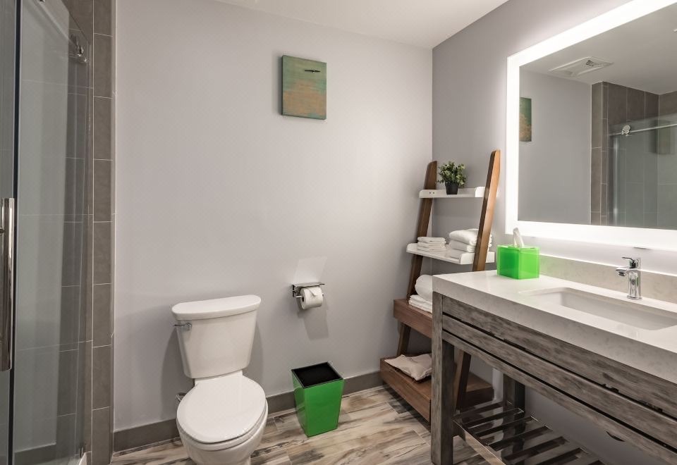 Lexen Hotel - North Hollywood Near Universal StudiosPreferred Two Queen Room