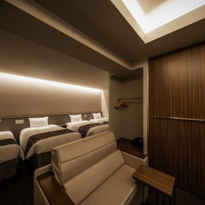 High Floor Quad Room 4 Beds With Bath Porta Inn 弁天町優惠