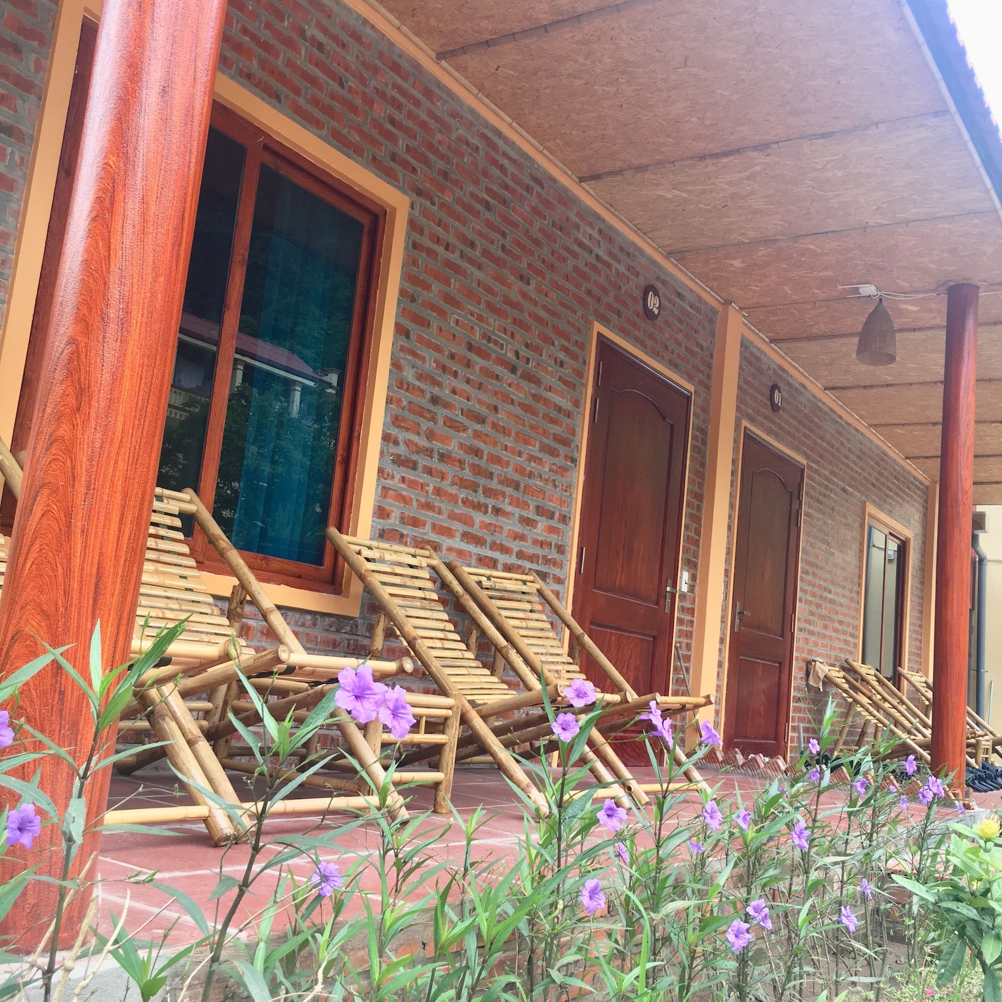 豪华平房， 2张大床， 无烟房， 湖景