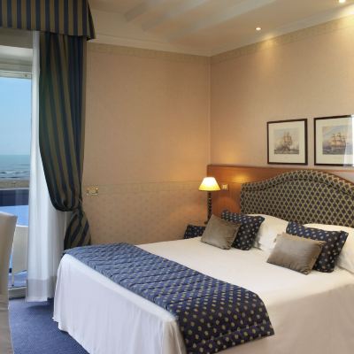 Deluxe Double Room with Sea View Hotel Lungomare Promo Code