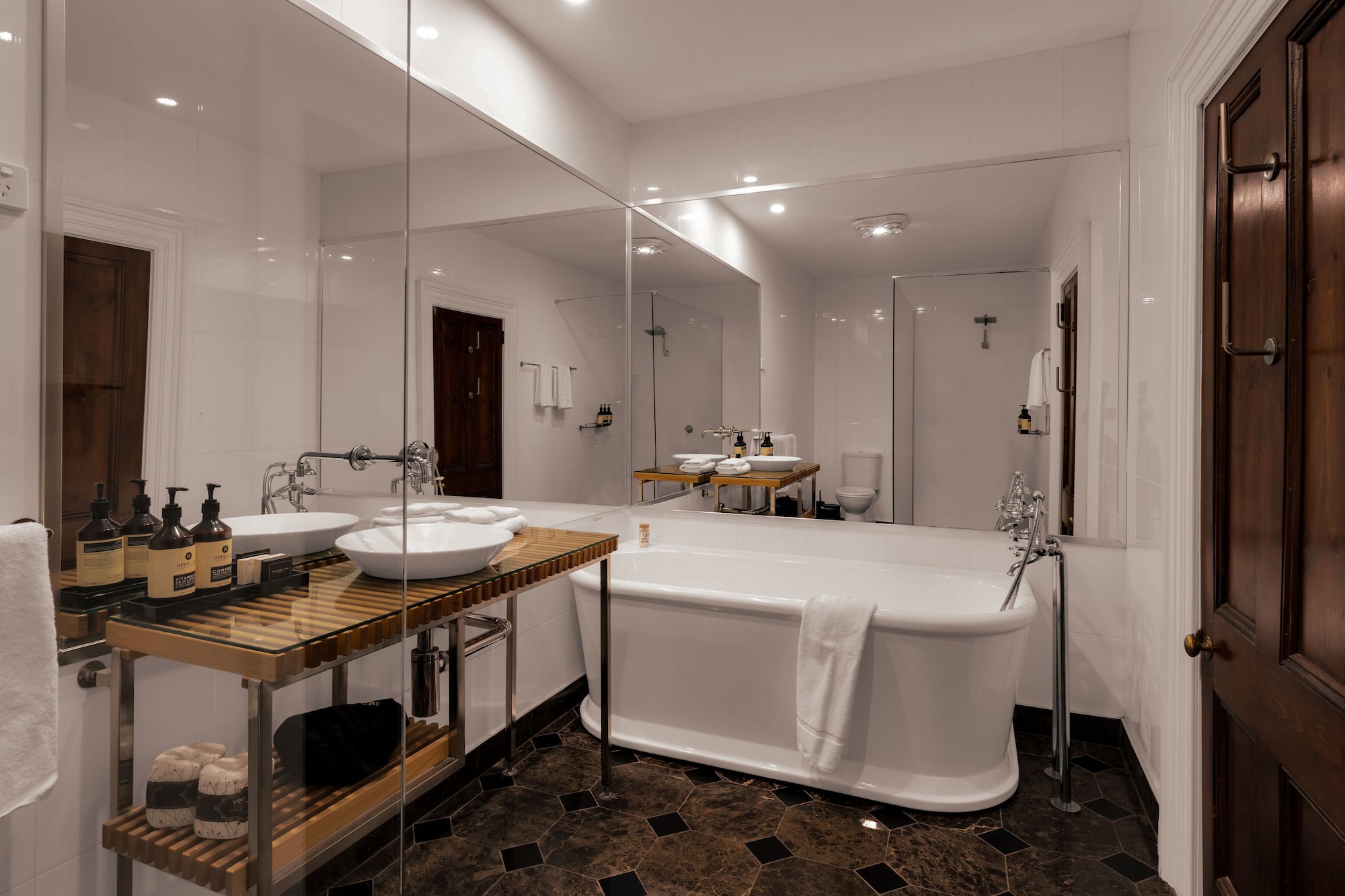 豪华双人或双床间 - 带spa浴缸