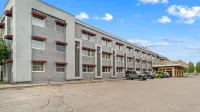 Clarion Hotel & Suites Fairbanks Near Ft Wainwright Hotels in 