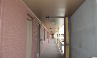 Aarya Hotel by Niagara Fashion Outlets - Housity