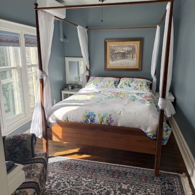 Walnut Room, 1 Queen Bed, Private Bathroom Green Oaks Bed and Breakfast Promo Code