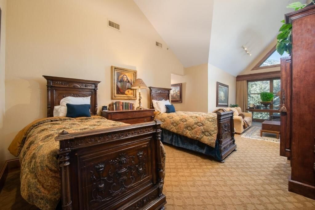 高级顶层公寓，多床，山景（四卧顶层公寓）