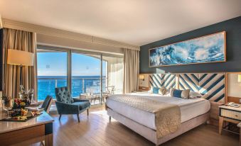 Charisma De Luxe Hotel - Housity