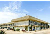 Home 6 by Townhouse Topeka KS I 70