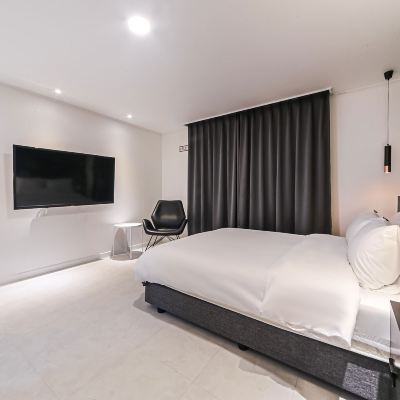 Deluxe Room Hotel Pier 48 Promo Code