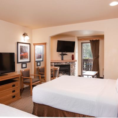 Deluxe Room, Multiple Beds, Fireplace Accessible