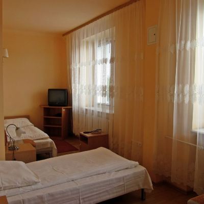 Economy Triple Room Iskra Promo Code