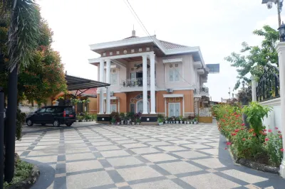 Buluran Guest House Syariah فنادق في 