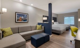 Comfort Suites Cincinnati University - Downtown