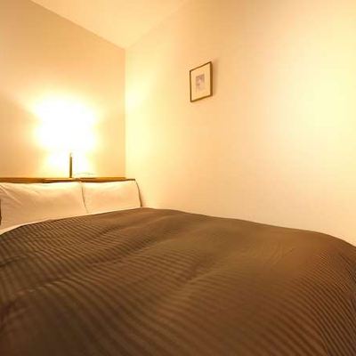 低層小型雙人床帶浴室 莫瑞斯晨飯店優惠