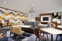 La Quinta Inn & Suites by Wyndham Austin South