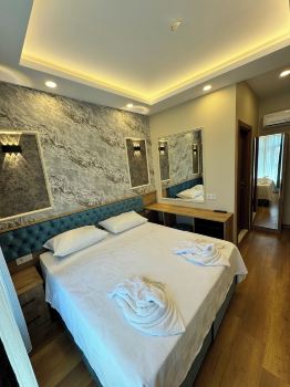 Riverside Hotel