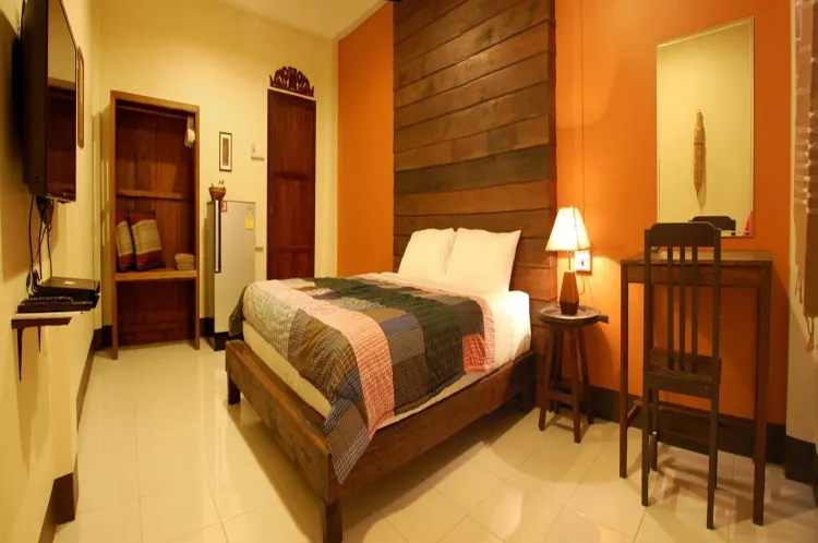 Premium Royal Lotus Room