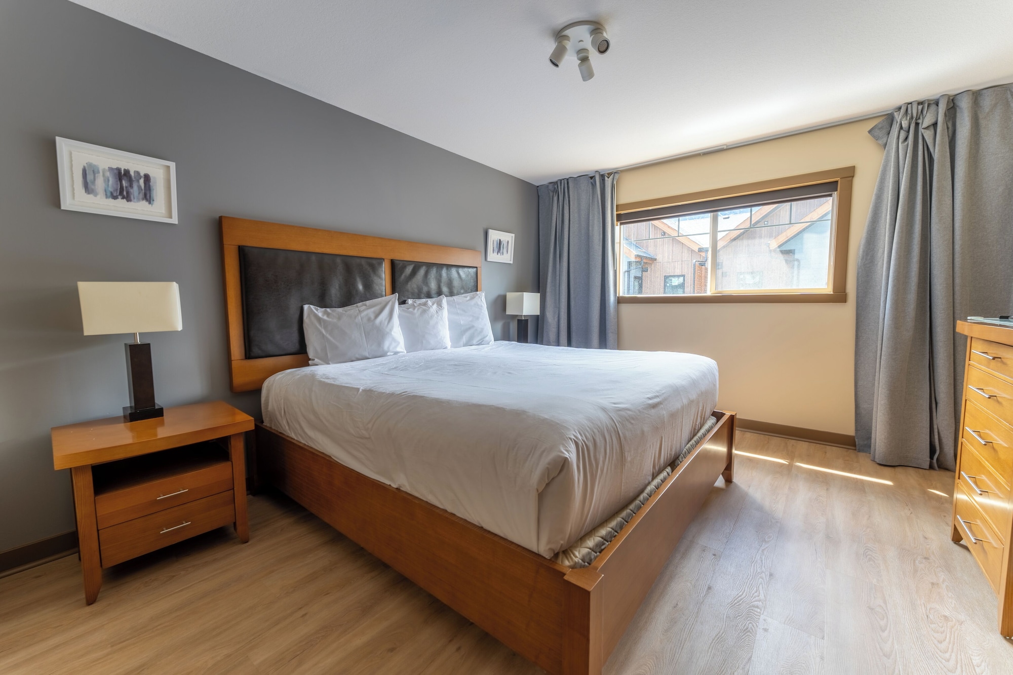 Cp # 4210 两卧室加书房， 两层