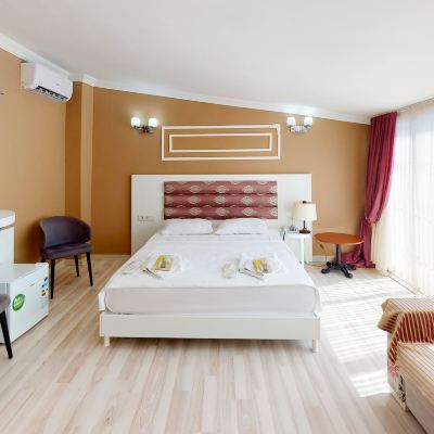 Deluxe Studio Suite The Wolf Hotel Promo Code