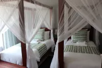 Tlou Safari Lodge