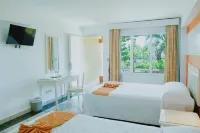 Las Olas Beach Resort Hotel a 