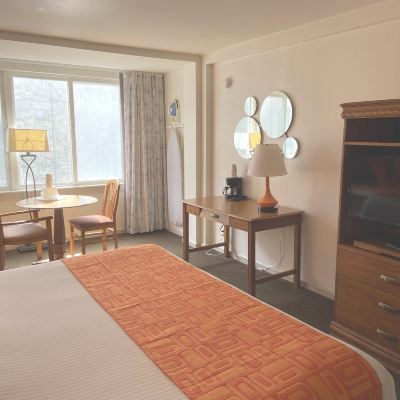King Room-Smoking Howard Johnson by Wyndham Atlantic City Promo Code