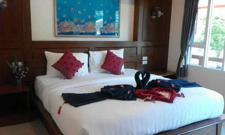 ห้องดีลักซ์ เตียงใหญ่ 1 เตียง