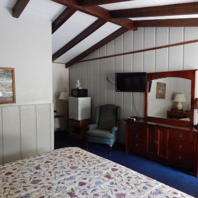 Standard King Room-Non-Smoking Valley Inn Promo Code